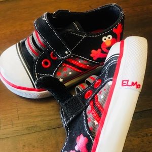 Elmo Size 4 Sesame Street  shoes